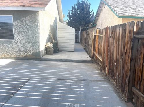 815 Trixis Ave, Lancaster, CA 93534-1557