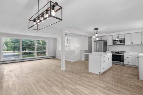 5 Baldwin Dr, Providence RI  02919-1511 exterior