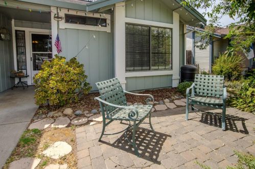 618 Crystal Ct, Woodland, CA 95776-5768