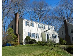 261 Thornton St, New Haven, CT 06517-1325