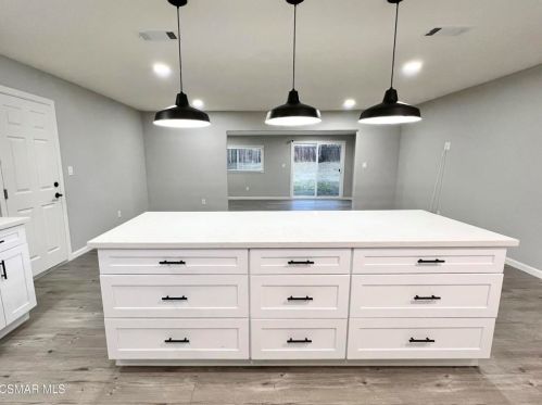 1663 Sutter Ave, Simi Valley CA  93065-4540 exterior