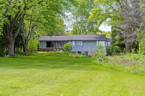 13530 Lakewood Dr, Thiensville, WI 53097-2412