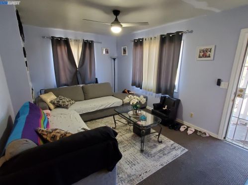 960 Folsom Ave, Hayward CA 94544-5700 exterior