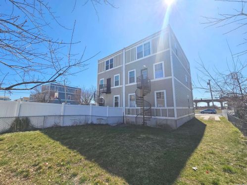 43-06 Rockaway Beach Blvd, Far Rockaway NY  11691-1515 exterior
