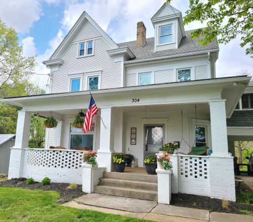 304 Payne Ave, Sugar Grove Lake, OH 44833-2022