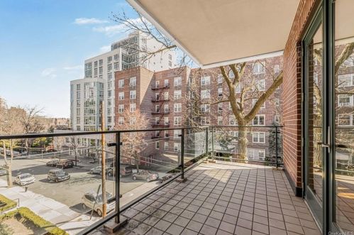 3205 Arlington Ave, Bronx, NY 10463-3307