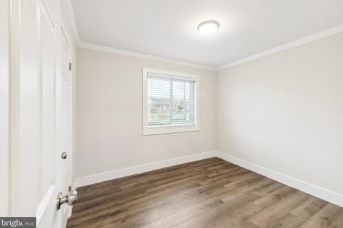 6005 Amherst Ave, Springfield VA 22150-3227 exterior