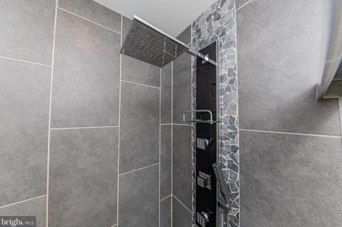 103 Dolington Rd, Yardley PA 19067-2621 exterior