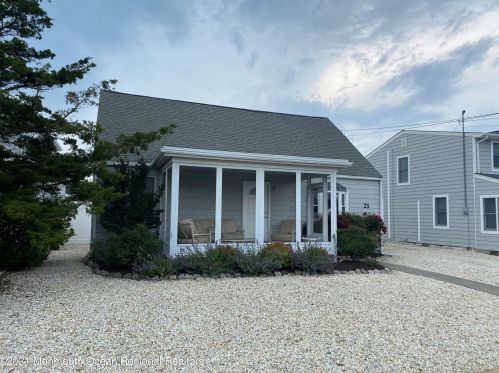 21 Trenton Ave, Lavallette, NJ 08735-2718