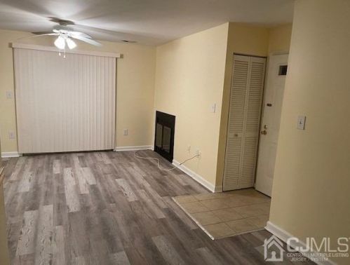 107 Applegate Ln, East Brunswick NJ  08816-5010 exterior