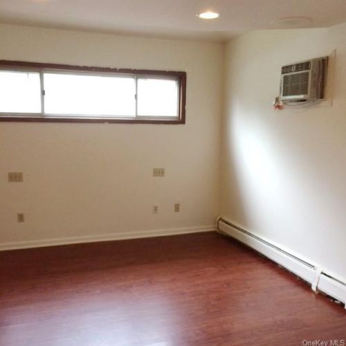 14 Stephenson Blvd, New Rochelle NY  10801-4402 exterior