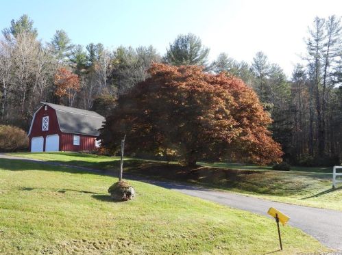 263 Under Mountain Rd, Canaan, CT 06031-1511