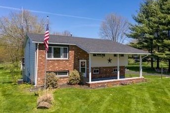 16 Greenville Rd, Greenville, PA 16125-0041