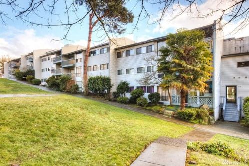 15142 65th Ave, Seattle WA  98188-2561 exterior