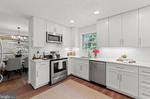 2114 Bermondsey Dr, Bowie, MD 20721-4215