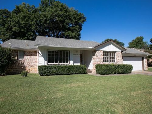 5852 Pittsburg Ave, Tulsa, OK 74135-4215