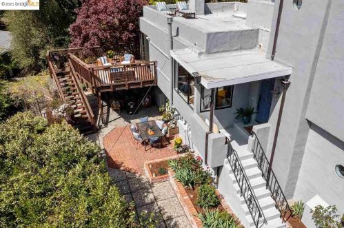6730 Heartwood Dr, Oakland CA  94611-2337 exterior
