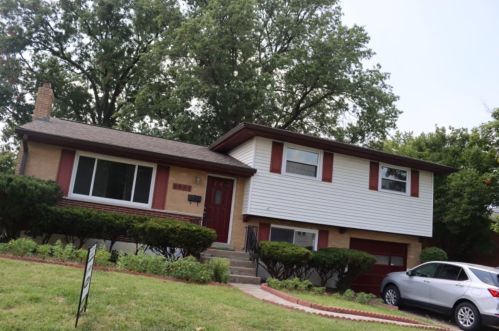 8871 Cherry Blossom Ln, Cincinnati, OH 45231-3801
