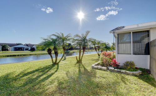 5136 Mirror Lk Blvd, Boynton Beach FL  33472-1211 exterior