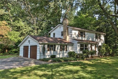 408 Woodland Ln, Webster, NY 14580-1626
