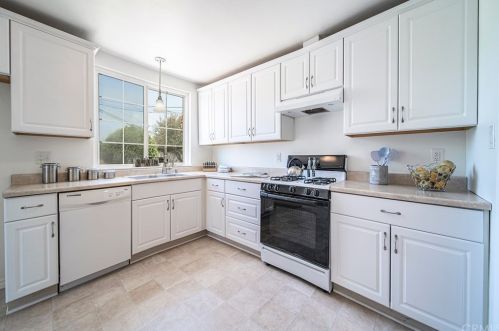 6041 Benmore St, Long Beach CA  90815-1408 exterior