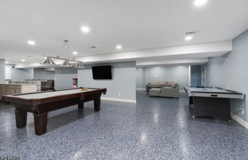 7 Flagstone Hill Rd, Wantage NJ  07461-2236 exterior