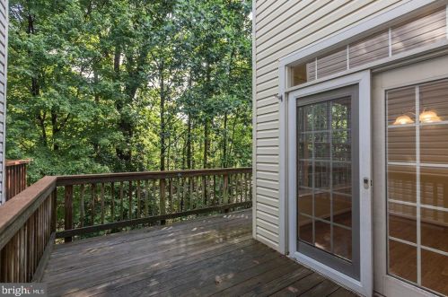 1211 Wild Hawthorn Way, Herndon, VA 20194-1020