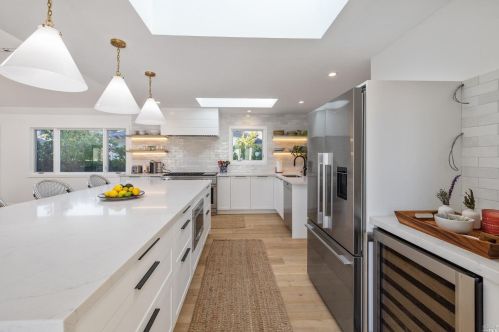 221 Martinique Ave, Tiburon CA  94920-1044 exterior