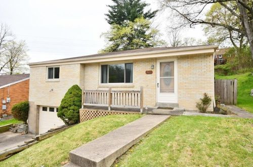 1533 Washington Ave, Library, PA 15129-9645
