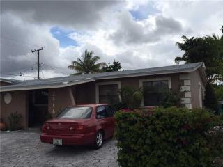 2946 90th Ave, Miami, FL 33165-3260