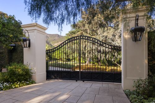 830 Picacho Ln, Santa Barbara, CA 93108-1229