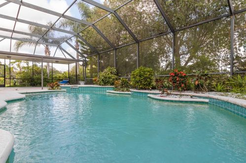 1525 The Oaks Blvd, Kissimmee, FL 34746-3827