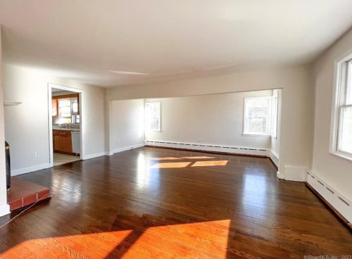 586 Courtland Ave, Bridgeport CT  06605-3300 exterior