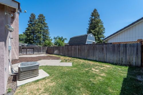 4924 Apple Farm Ln, Salida CA  95368-9000 exterior