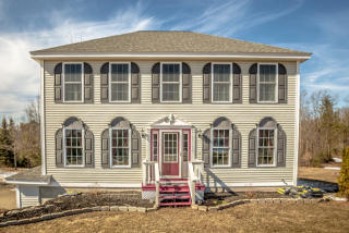 2 Wellington Ct, Ossipee, NH 03864-7312