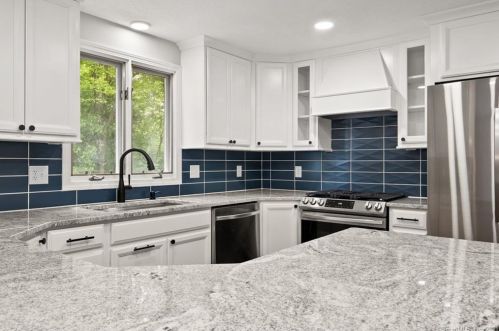 208 Lefoll Blvd, Wapping CT  06074-4261 exterior