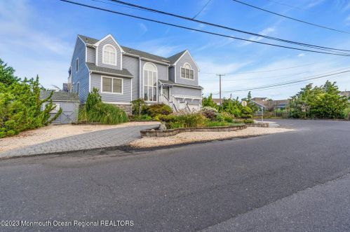 503 Broad Ave, Normandy Beach, NJ 08739-3933