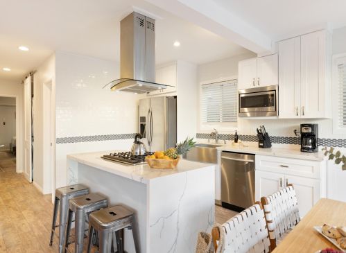 824 Anacapa Ct, San Diego CA  92109-8203 exterior