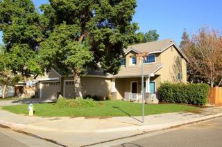 1729 Goshen Ave, Clovis, CA 93611-7359