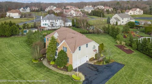 1 Vail Ln, East Freehold NJ  07728-8487 exterior
