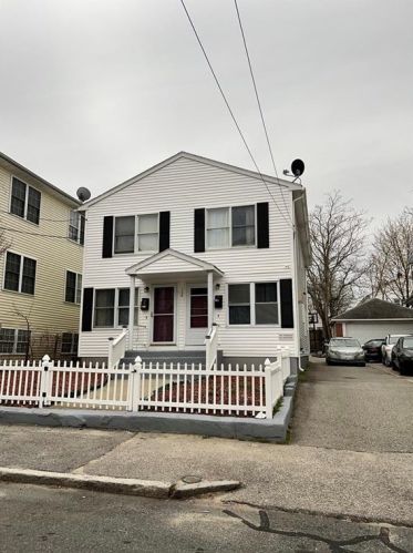 108 Yorkshire St, Providence, RI 02908-1723