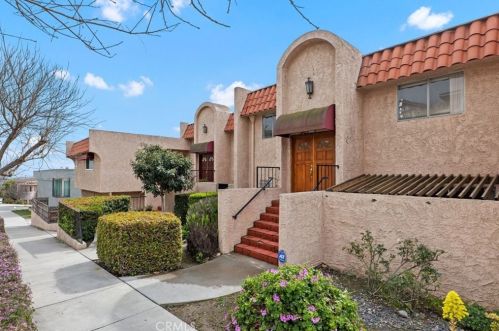 2502 Skyline Dr, Long Beach, CA 90755-3817