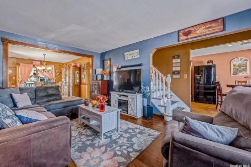 3680 Stokes Ave, Bethpage NY  11714-4132 exterior