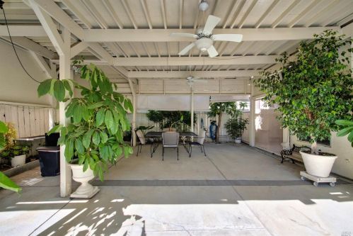 272 Sparrow St, Vacaville CA  95687-7225 exterior