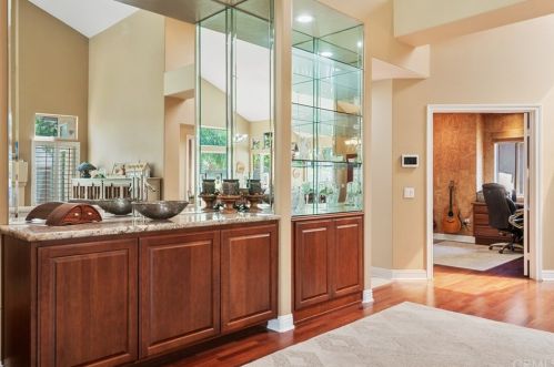 732 Buckingham Dr, Redlands CA  92374-6421 exterior