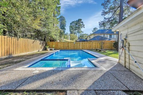 15422 Gettysburg Dr, Tomball, TX 77377-8607