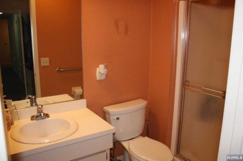 132 Indian Hollow Ct, Mahwah NJ  07430-2272 exterior