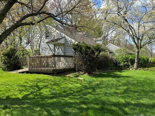 214 Berkshire Rd, Sandy Hook CT  06482-1548 exterior