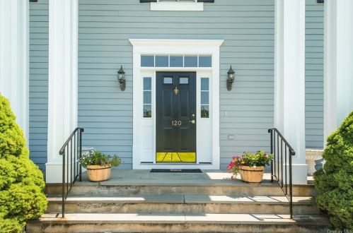 120 Dorchester Dr, Yorktown Hgts, NY 10598-4757