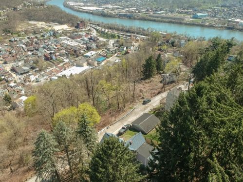 217 Logan St, Pittsburgh PA  15209-2811 exterior